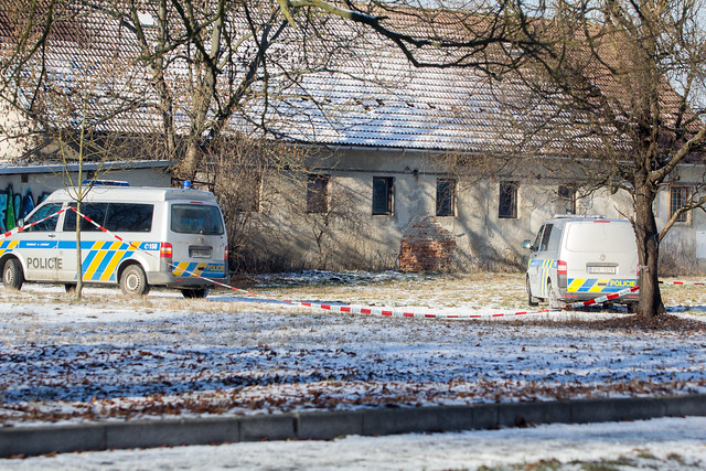Mrtvý muž byl nalezen v pátek ráno. Policie pracovala i s verzí, že ho někdo zavraždil.