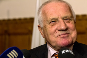 Do Olomouce přijel exprezident Václav Klaus. Zastavil se i na krátké setkání na radnici.
