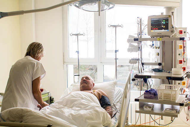 Na jednotce intenzivní péče je nyní daleko více místa. A pacienti mají větší soukromí.