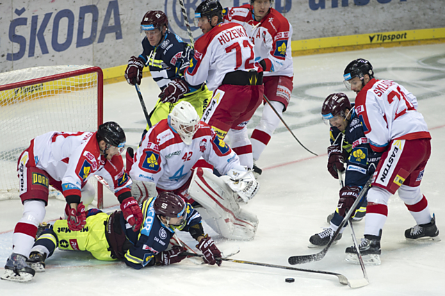 Obrana Mory pracovala opět spolehlivě a obětavě. Braňo Konrád pustil v základní hračí době jen jeden gól.