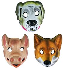 Plastové masky zvířátek s otvory na oči a rty nabízí také hračkářství Pompo v přízemí galerie Šantovka. Na výběr mají různá zvířátka, jedna maska stojí 85 korun. 