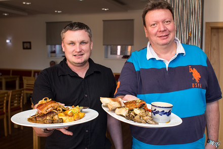 ...majitele restaurace můžete vidět velmi často na place. Zajímá se nejen o to, jak hostovi chutná, ale rád se nechá inspirovat.
