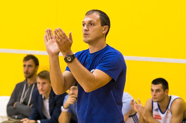 Trenér Basketbalu Olomouc Vladimir Paunovič.