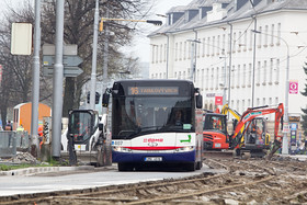 Rekonstrukce tramvajové trati zavřela třídu Svobody. Do centra města to přineslo dopravní komplikace, oprava ale prý byla už nezbytná.