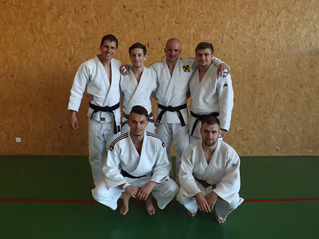 JK Olomouc, tým EXL mužů - shora zleva: Jan Bartel (do 81 kg), Ondřej Svoboda (do 66 kg ), Milan Randl (do 90 kg), David Klammert (nad 90 kg), Marek Švestka (do 81 kg), František Šmehlík (do 73 kg)