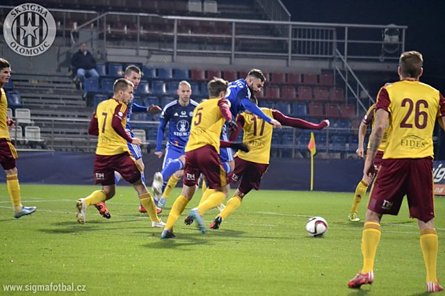 Václav Vašíček hrál na podzim v dresu Sigmy proti Dukle, nyní by hrát při tradiční dohodě klubů proti mateřskému celku neměl.