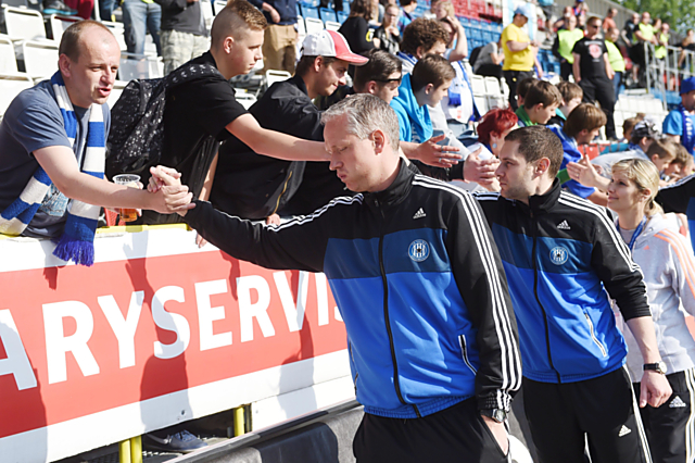 Fanoušci stáli za týmem. Po zápase vzali porážku a sestup sportovně. Zklamání trenéra a realizačního týmu je obrovské... 