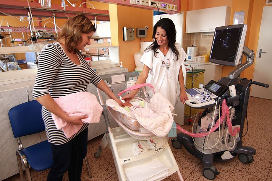 Moderní ultrazvukový přístroj, který se využívá při kontrolách předčasně narozených dětí po propuštění z porodnice, ale i u všech hospitalizovaných novorozenců.