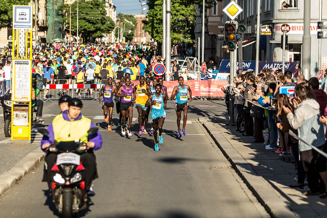 Nejen světoví běžci, ale hlavně všichni ostatní účastníci 1/2 Maratonu v Olomouci opět rozběhají hanáckou metropoli.
