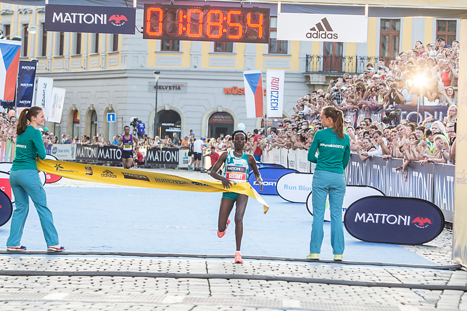 Keňanka Mary Keitany v Olomouc jako první dokázala obhájit vítězství.