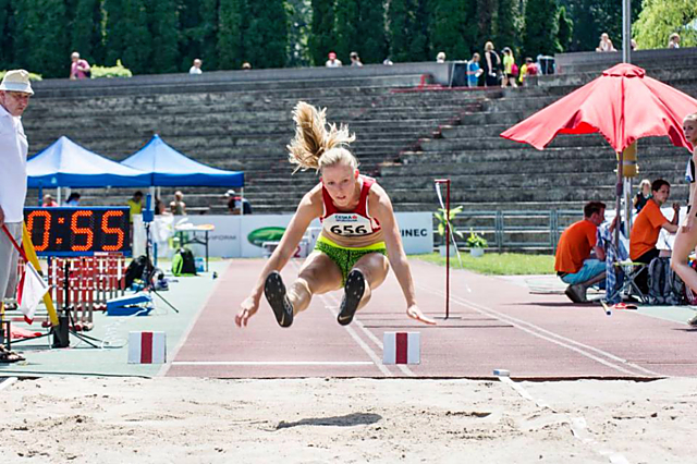 Talentovaná vícebojařka Barbora Zatloukalová vybojovala na MČR v Třinci stříbro ve skoku do dálky a ve štafetě na 4x100 m. Na 100 m překážek byla čtvrtá.