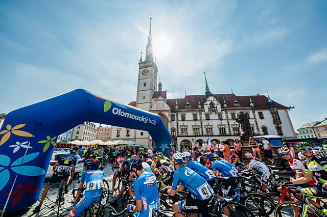 Start čtvrté etapy v Olomouci.