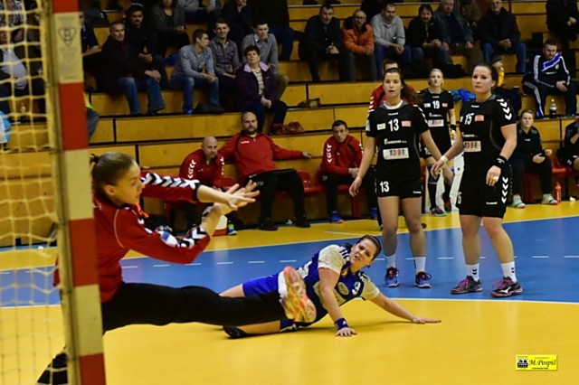 Házenkářky DHK ZORA Olomouc prohrály na palubovce vysoko 25:39.