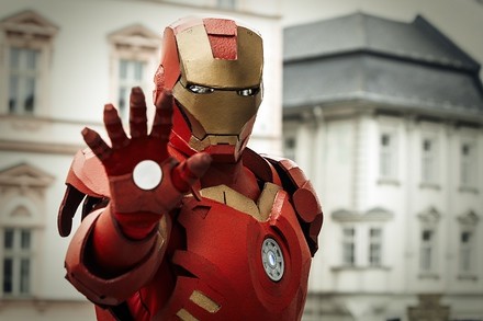 Iron Man v Olomouci. Chvíli byl tajemný, nakonec ale prozradil, že tu hledá novou MissOK.