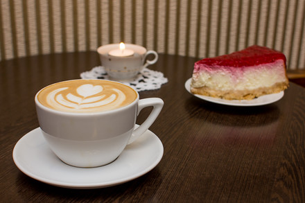 Ale nejen káva je tu luxusní... Ty zákusky!