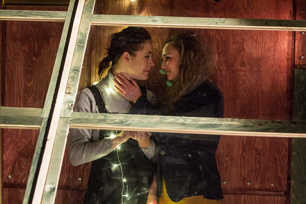 Dramatizaci slavného románu Borise Viana Pěna dní nabídlo Divadlo Tramtarie.