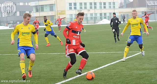 Záložník SK Sigma Olomouc Šimon Falta mezí zlínskými v přípravném utkání Sigmy s Fastavem.