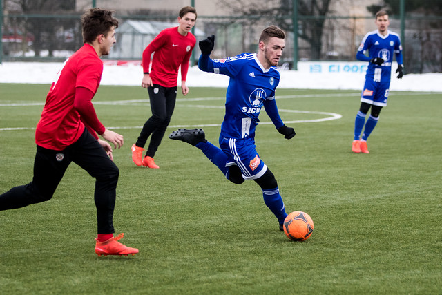 Osmnáctiletý záložník Martin Antl zatím velmi pozitivně zaujal v přípravných duelech za áčko. Vysloužil si i nominaci do ČR U19.