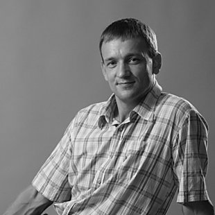 Operní zpěvák David Szendiuch.