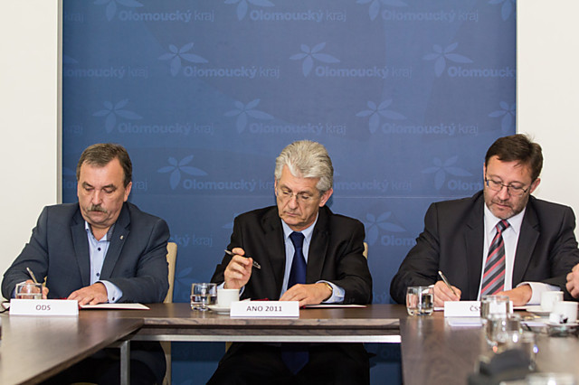 Krajská koalice byla podepsána teprve nedávno, na hejtmana Koštu se teď snesla kritika i ze strany jeho náměstků.
