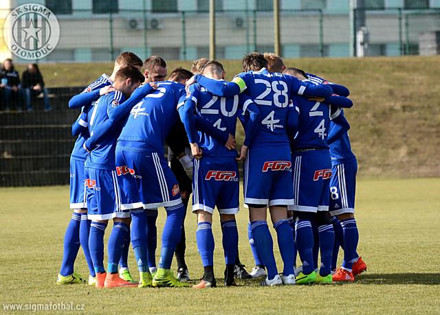 Bojovný pokřik Sigmy Olomouc před zápasem s Nitrou.