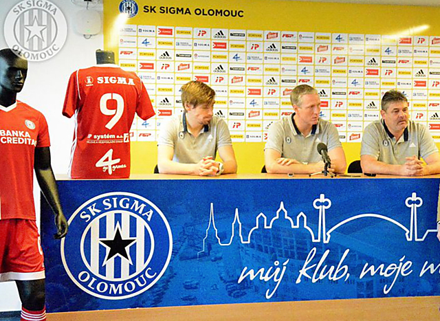 Tisková konference Sigmy Olomouc před startem jara. Zleva kapitán Aleš Škerle, trenér Václav Jílek a sportovní ředitel Ladislav Minář.