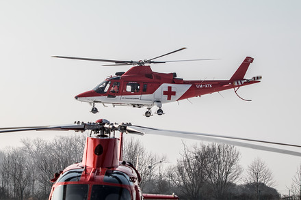 Záchranářům konečně přiletěl záložní vrtulník. Nemělo by se tak už stát, že kvůli poruše přestanou létat.