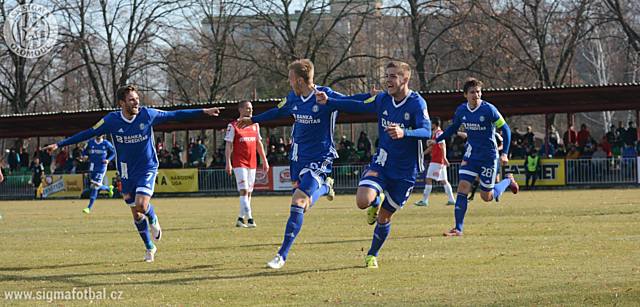 Radost z gólové trefy Jakuba Plška. Sigma veze z Pardubic tři body za výhru 3:0.