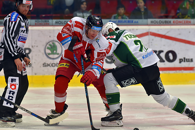 Kohouti se v prvním utkání play-out utkají na domácím ledě s Energií Karlovy Vary. Permanentkáři mají vstup zdarma, ostatní za 100 Kč.