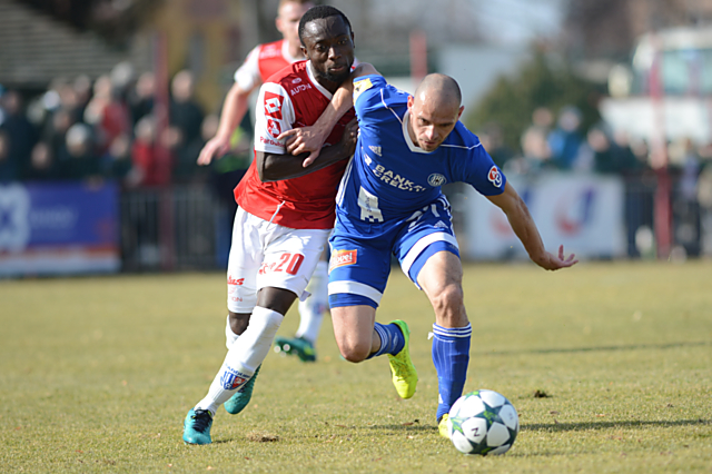 Michal Vepřek v utkání Sigma Olomouc v Pardubicích, které zvládli Hanáci vítězně 3:0.