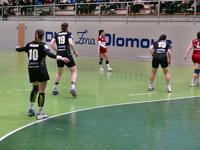 DHK ZORA Olomouc prohrála s Duslem Šala 22:30. V boji o play-off ale má oproti Zlínu k dobru dvě výhry na d Prešovem.