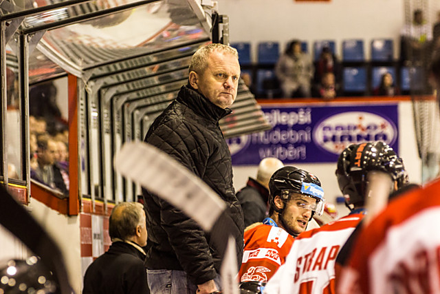 Šéf střídačky. I příští rok bude trénovat HC Olomouc rodák z Hranic Zdeněk Venera.