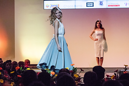 Je libo třeba pokrývku hlavy ve tvaru podšálku? Fantazii se meze nekladou a to je dobře.