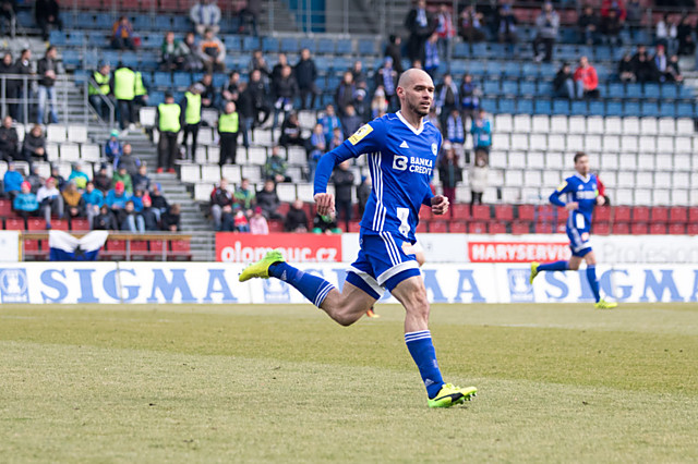 Michal Vepřek měl v první půli dvě velké šance, ale nedal. I proto porazila Sigma Třinec jen 1:0.