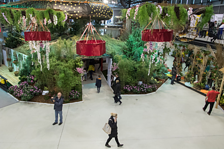 V každém koutě hraje jiná hudba, což je působivé. Zejména, když najdete místo, kde se zvuky prolínají.