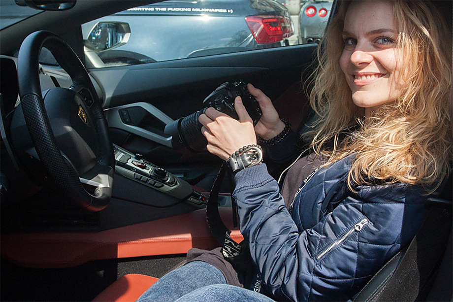 Každý, kdo měl zájem, mohl do vozu sám usednout a na chvíli tak okusit, jaké je to být za volantem takového auta...