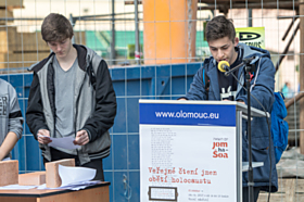 Zájem projevili i školáci.