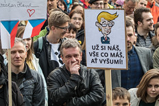 Podpořit akci přišla i řada olomouckých osobností. Třeba galerista Miroslav Schubert....