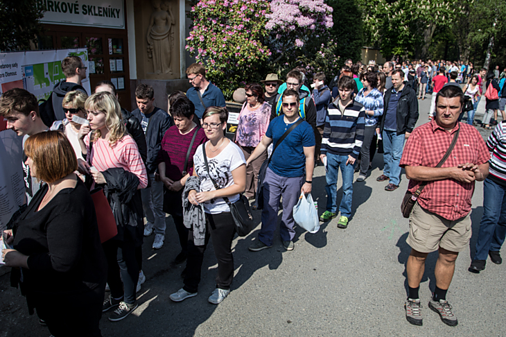 Počasí třetímu ročníku Garden Food Festivalu přálo. Alespoň tedy dopoledne. Po obědě se zatáhlo a rozpršelo se, déšť ale naštěstí netrval dlouho.