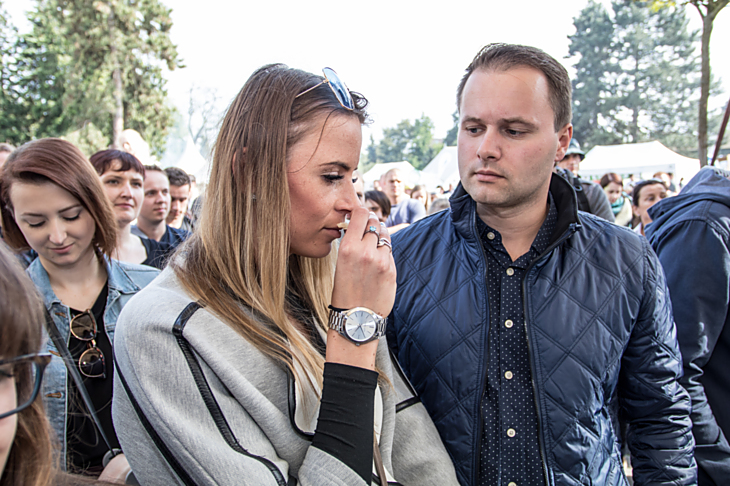Exotické suroviny kolují mezi publikem.