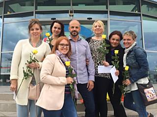 Během dne si užily i focení s Lukášem Navarou, zavítaly do nedělní školy řemesel manželů Křenkových, den zakončily v Aquaparku. Po celou dobu se o dopravu staralo ATLANT taxi.