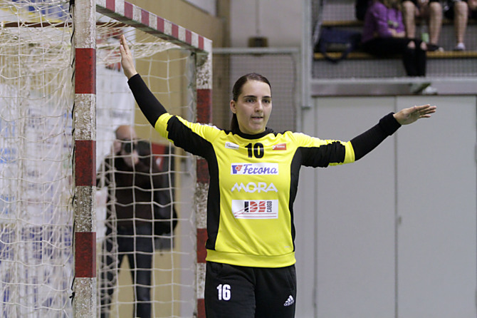 Brankářka Zory Lucie Rašková pomohla v sobotu porazit poprvé v sezoně Porubu. V boji o bronz má nyní Olomouc výhodu.