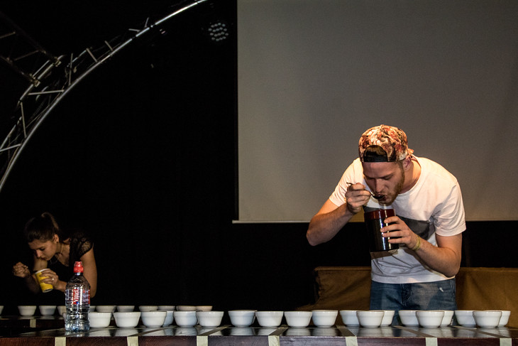 V Jazz Tibet Clubu probíhá Mistrovství republiky v ochutnávání kávy.