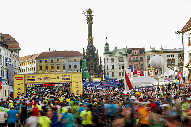 Osmý ročník Mattoni 1/2Maratonu Olomouce odstartuje z Horního náměstí v sobotu 24. června v 19.00. 