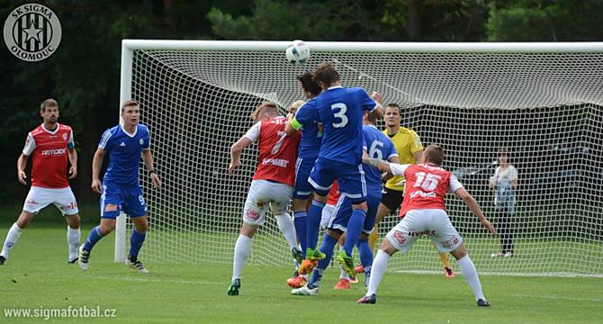 SK Sigma Olomouc porazil v přípravě Pardubice 2:1. Branky Hanáků dali Zahradníček a Kalvach.