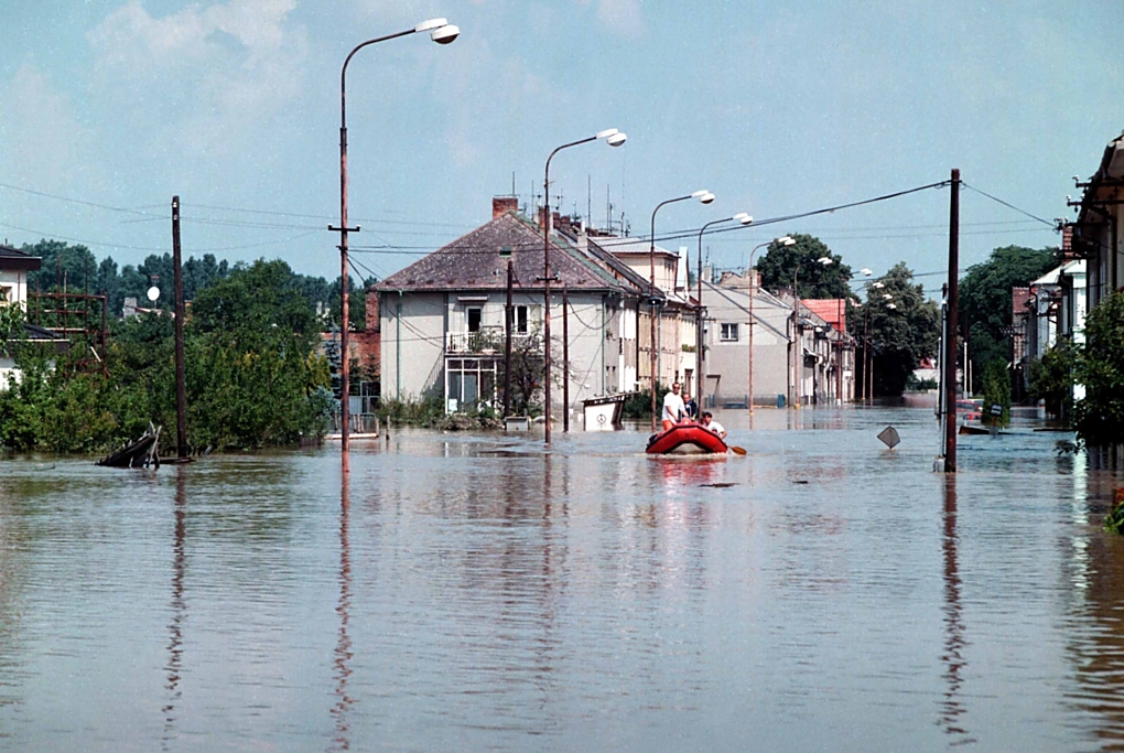 V Jablonského ulici dosáhla hladina vody do výše 210 centimetrů.