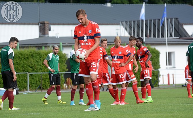 Tomáš Chorý proměnil s jistotou obě penalty v duelu s Omonií Nikósie. 