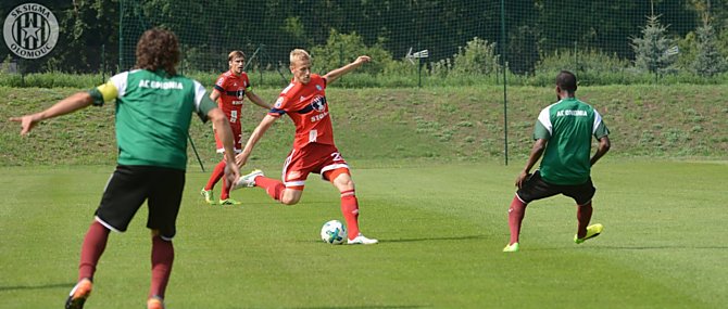 Srbský obránce Uroš Radakovič by měl být základním stavebním kamenem olomoucké defenzívy.