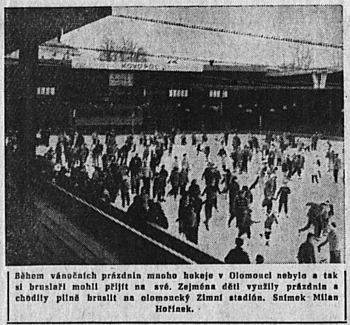 Na snímku z ledna 1967 stále ještě nevidíme střechu. Tu stadion dostal ještě téhož roku. Takřka dvacet let po svém vzniku.