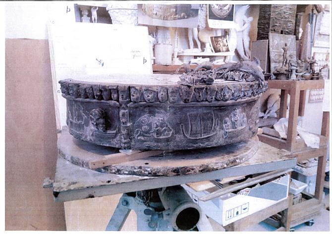 Hlavice pítek vznikaly podle modelů Ivana Theimera ve slévárně v toskánské Pietrasantě.